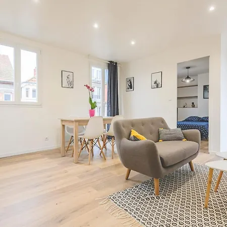 Appartement lumineux avec terrasse Reims Extérieur photo